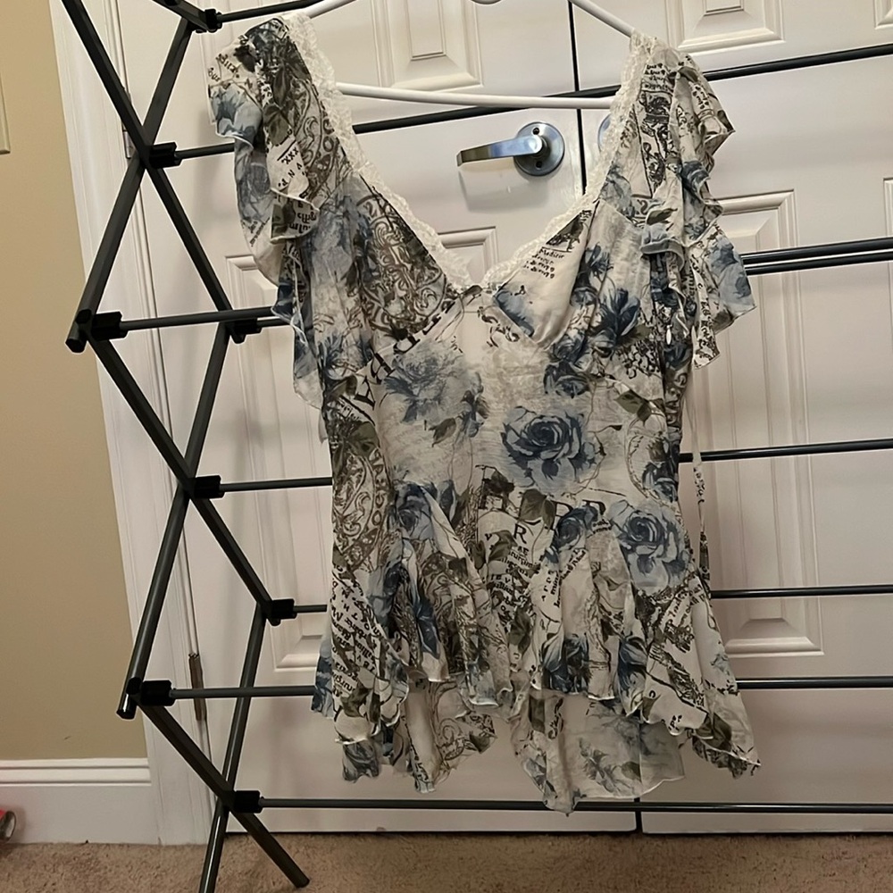 Kimchi Blue , Urban Outfitters floral lace detail top.